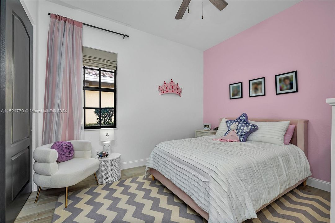 Recently Sold: $965,000 (4 beds, 3 baths, 2972 Square Feet)