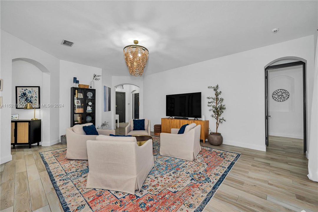 Recently Sold: $965,000 (4 beds, 3 baths, 2972 Square Feet)