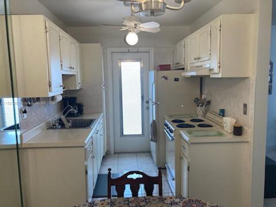 Recently Sold: $215,000 (1 beds, 1 baths, 640 Square Feet)