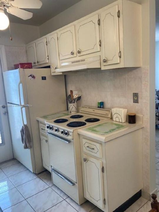 Recently Sold: $215,000 (1 beds, 1 baths, 640 Square Feet)