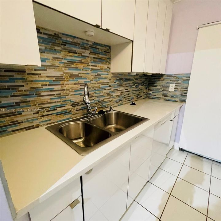 Recently Sold: $185,000 (1 beds, 1 baths, 768 Square Feet)