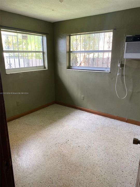 Recently Rented: $1,800 (2 beds, 1 baths, 786 Square Feet)
