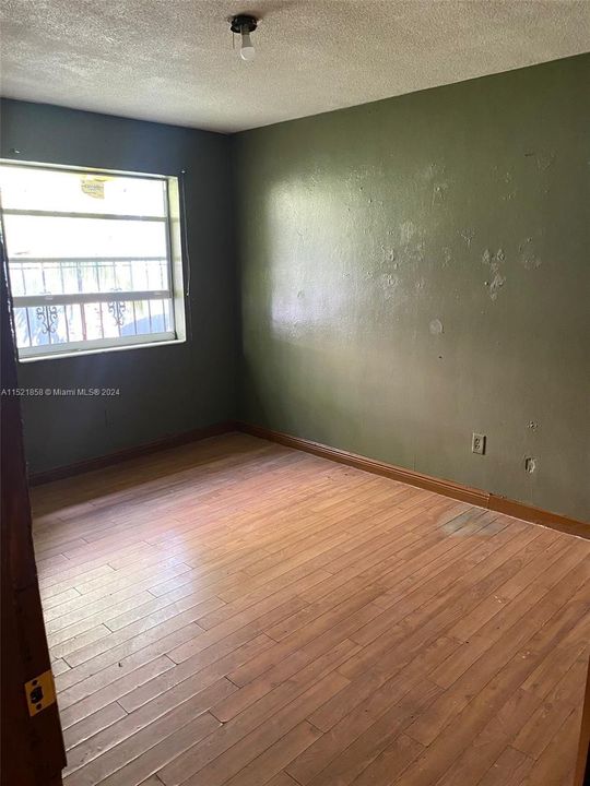 Recently Rented: $1,800 (2 beds, 1 baths, 786 Square Feet)