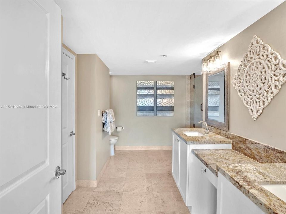 Recently Sold: $1,299,000 (2 beds, 2 baths, 1816 Square Feet)