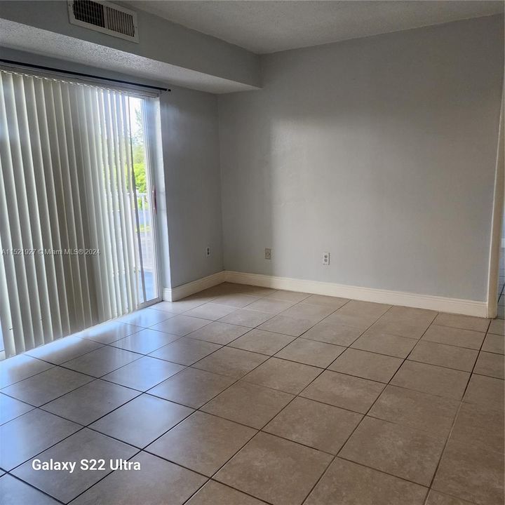 Recently Rented: $1,900 (2 beds, 2 baths, 980 Square Feet)