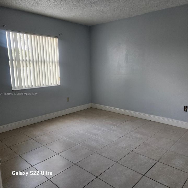 Recently Rented: $1,900 (2 beds, 2 baths, 980 Square Feet)
