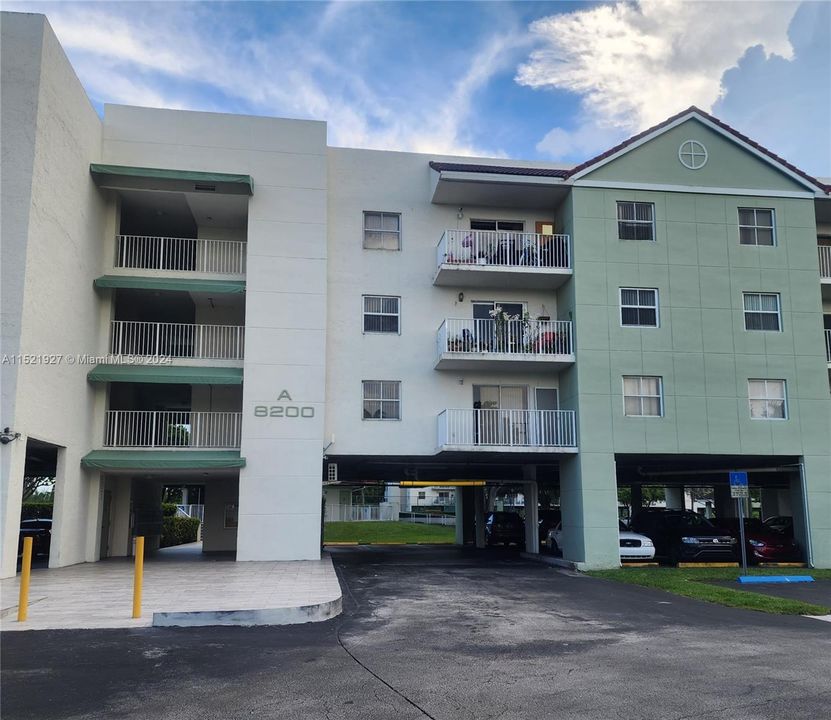 Recently Rented: $1,900 (2 beds, 2 baths, 980 Square Feet)