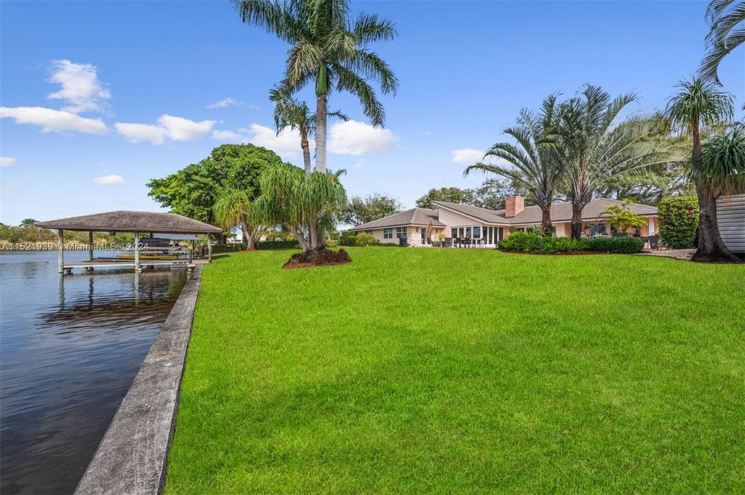 Recently Sold: $3,395,000 (4 beds, 3 baths, 3750 Square Feet)