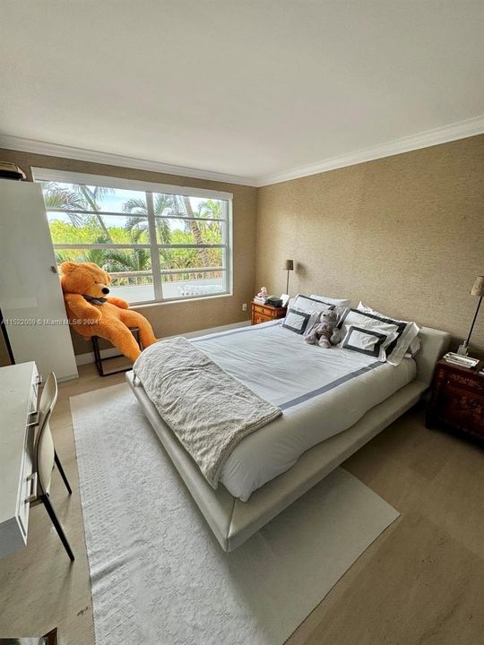 Recently Rented: $9,750 (3 beds, 2 baths, 1930 Square Feet)