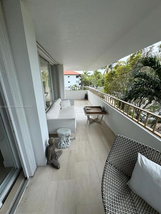 Recently Rented: $9,750 (3 beds, 2 baths, 1930 Square Feet)