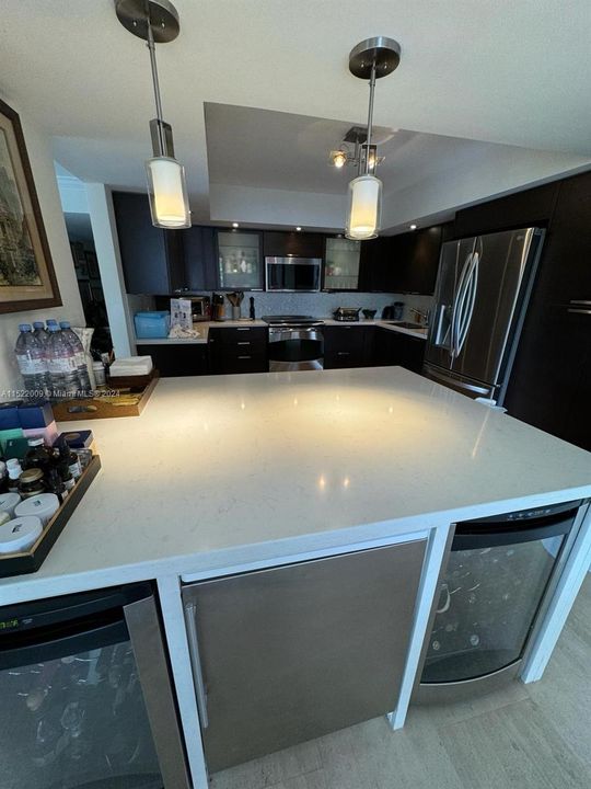 Recently Rented: $9,750 (3 beds, 2 baths, 1930 Square Feet)