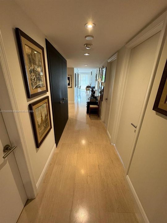 Recently Rented: $9,750 (3 beds, 2 baths, 1930 Square Feet)