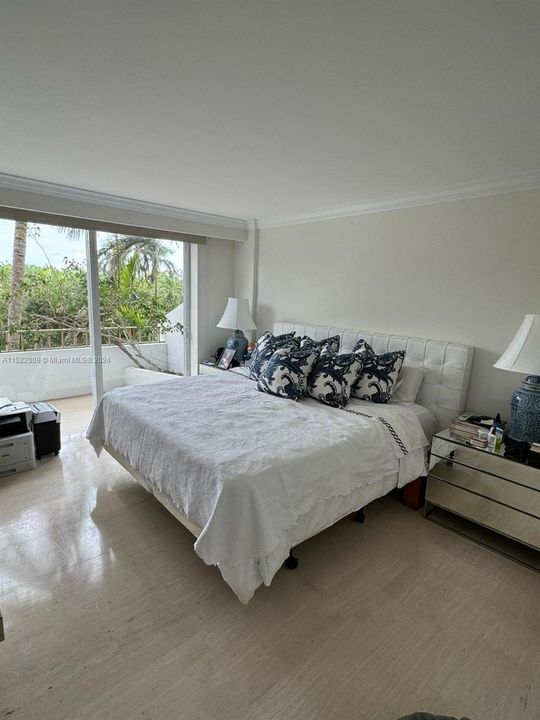 Recently Rented: $9,750 (3 beds, 2 baths, 1930 Square Feet)