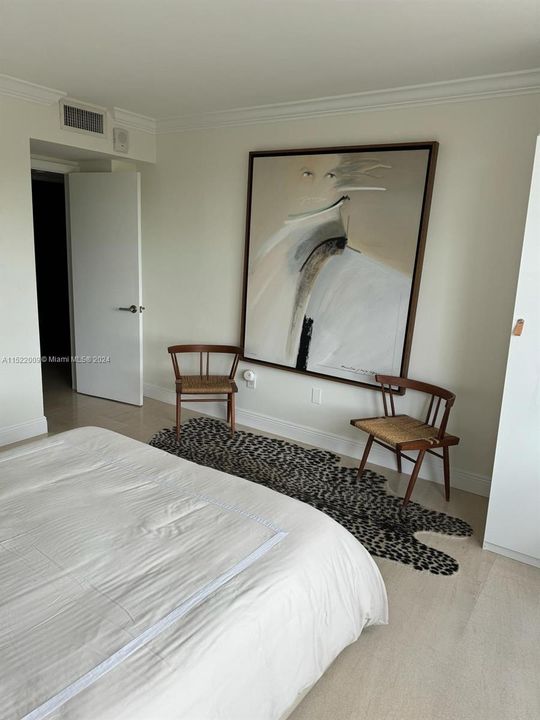 Recently Rented: $9,750 (3 beds, 2 baths, 1930 Square Feet)