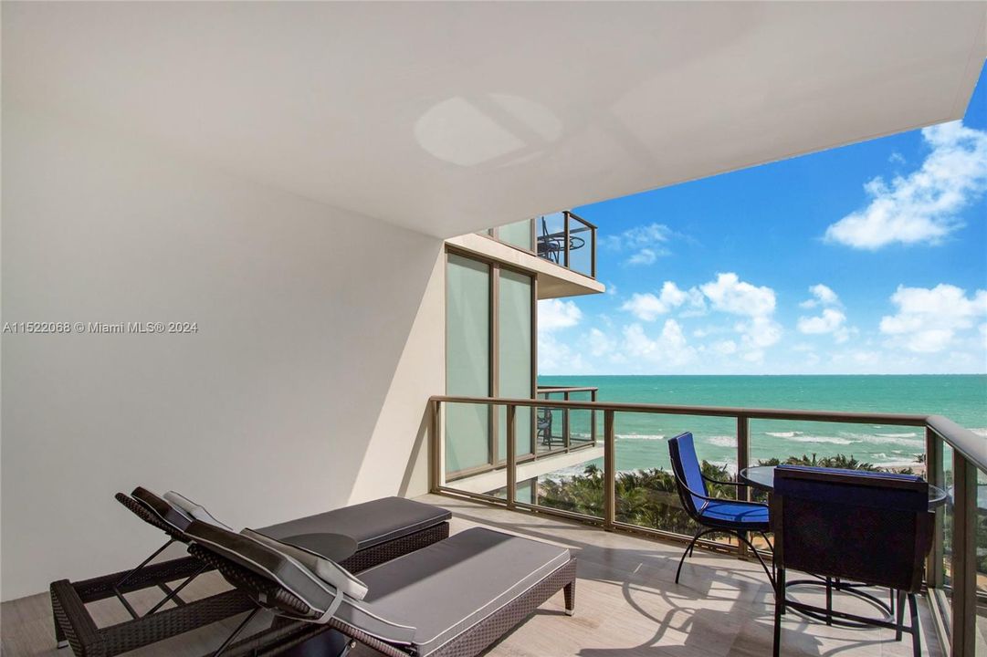 For Sale: $3,200,000 (1 beds, 2 baths, 1261 Square Feet)