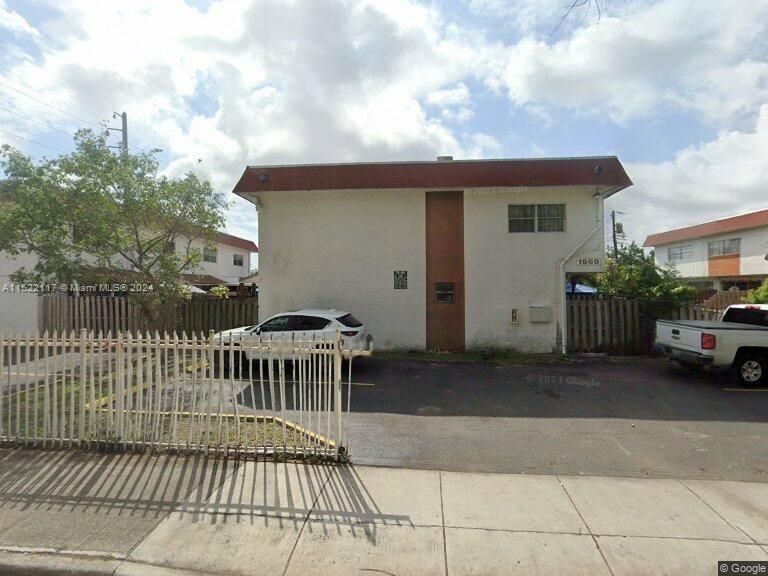 Recently Sold: $189,000 (2 beds, 1 baths, 1075 Square Feet)