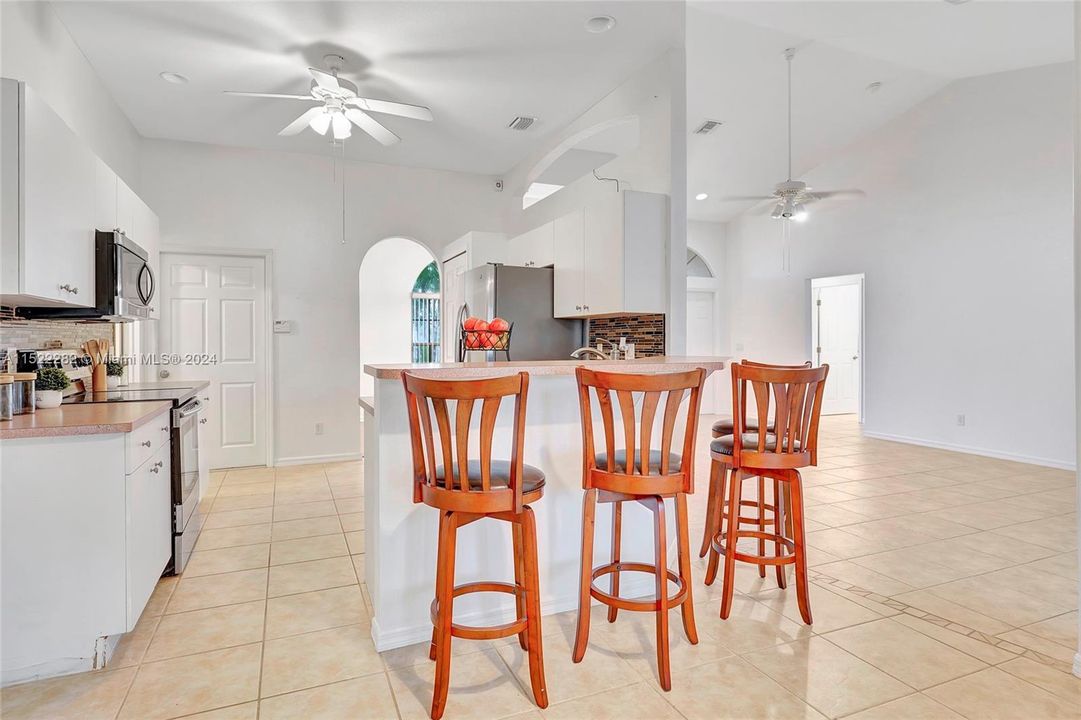Active With Contract: $359,000 (3 beds, 2 baths, 1565 Square Feet)