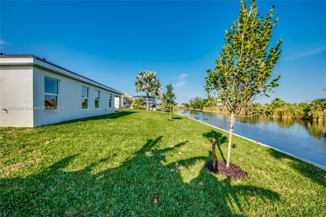 Active With Contract: $419,999 (4 beds, 2 baths, 2028 Square Feet)