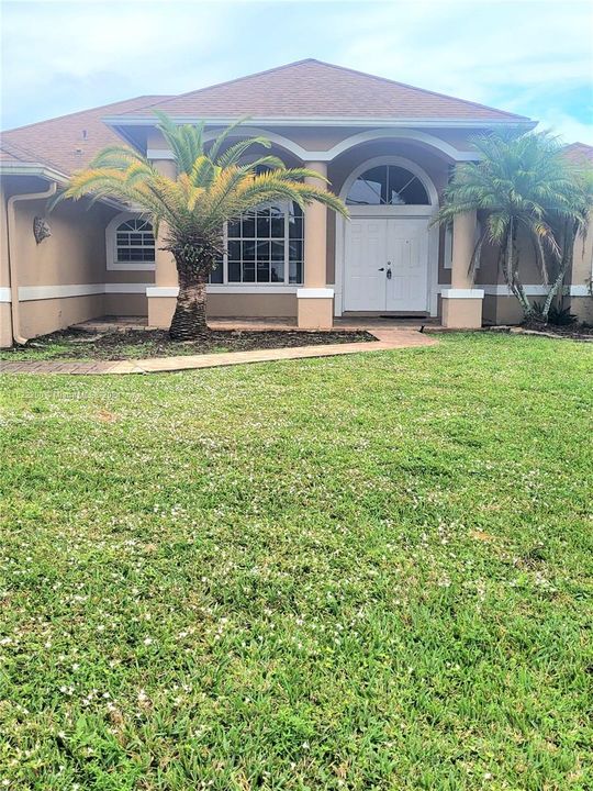 Recently Rented: $4,500 (4 beds, 2 baths, 2562 Square Feet)