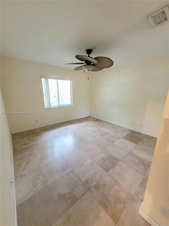 Recently Rented: $4,500 (4 beds, 2 baths, 2562 Square Feet)