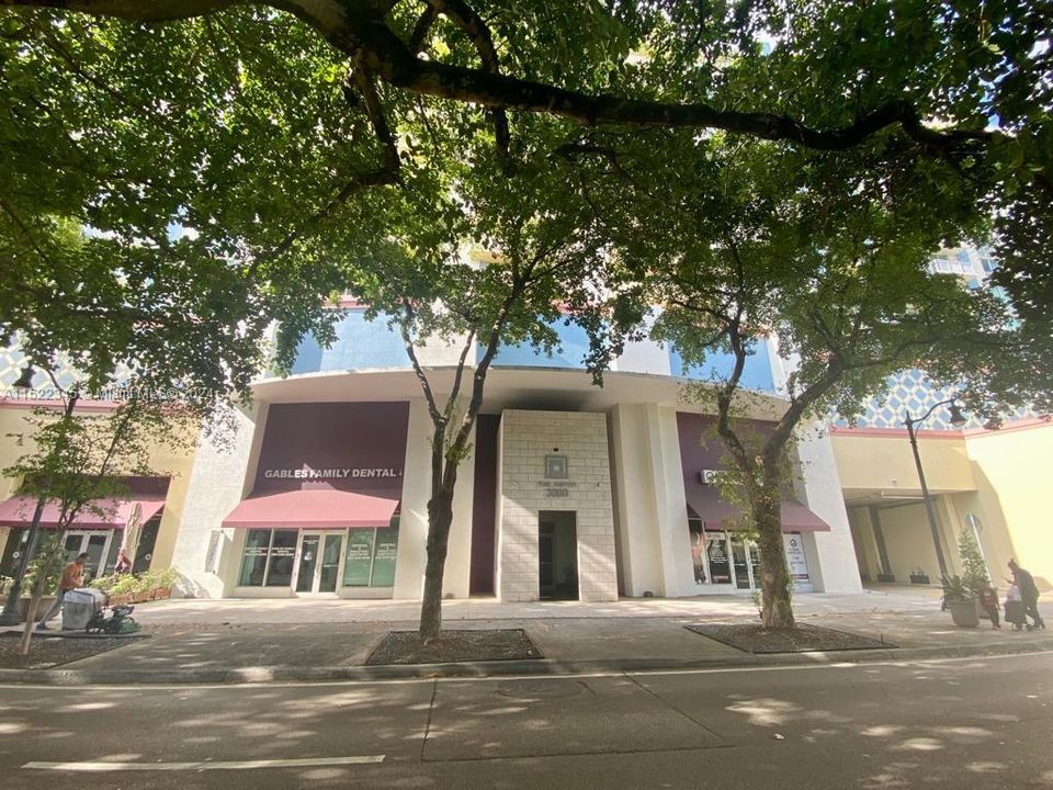 Recently Rented: $3,150 (2 beds, 2 baths, 1113 Square Feet)