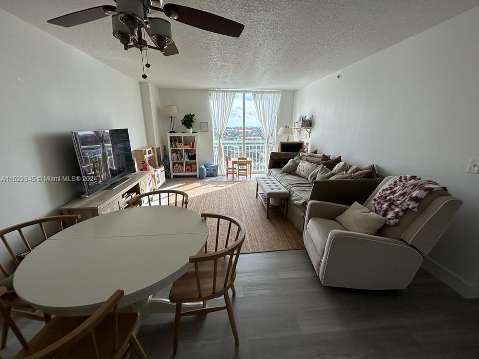 Recently Rented: $3,150 (2 beds, 2 baths, 1113 Square Feet)