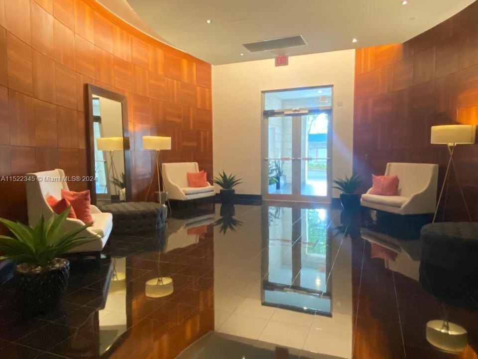 Recently Rented: $3,150 (2 beds, 2 baths, 1113 Square Feet)