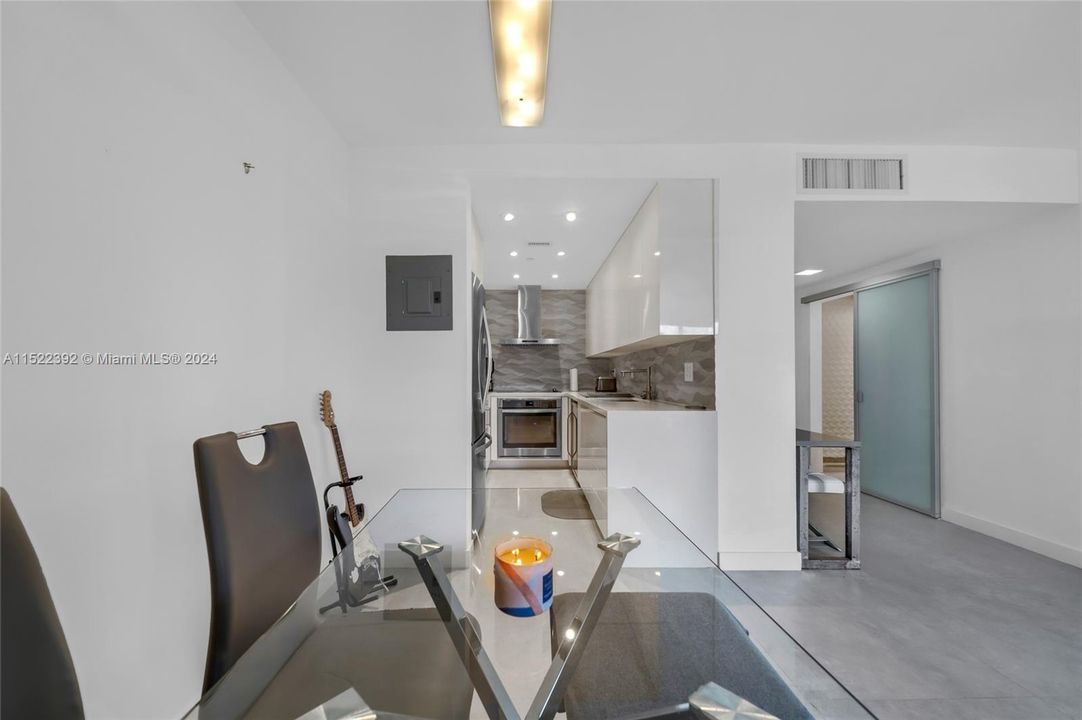 Recently Rented: $2,650 (0 beds, 1 baths, 680 Square Feet)