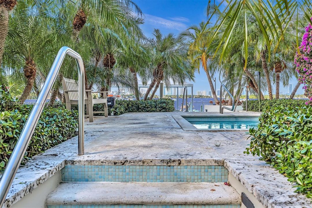 Recently Rented: $2,650 (0 beds, 1 baths, 680 Square Feet)