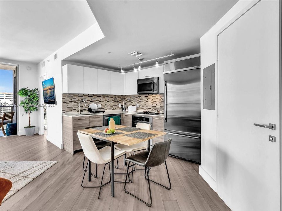 Недавно арендовано: $5,400 (2 спален, 2 ванн, 969 Квадратных фут)