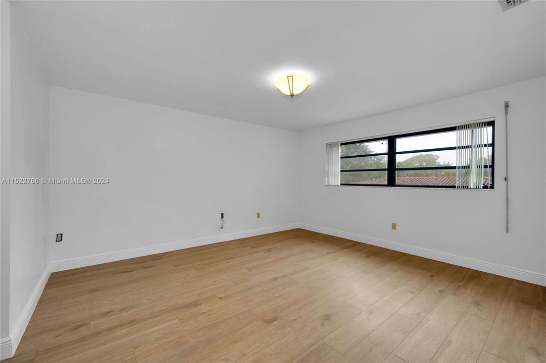 Recently Rented: $5,995 (3 beds, 3 baths, 2071 Square Feet)