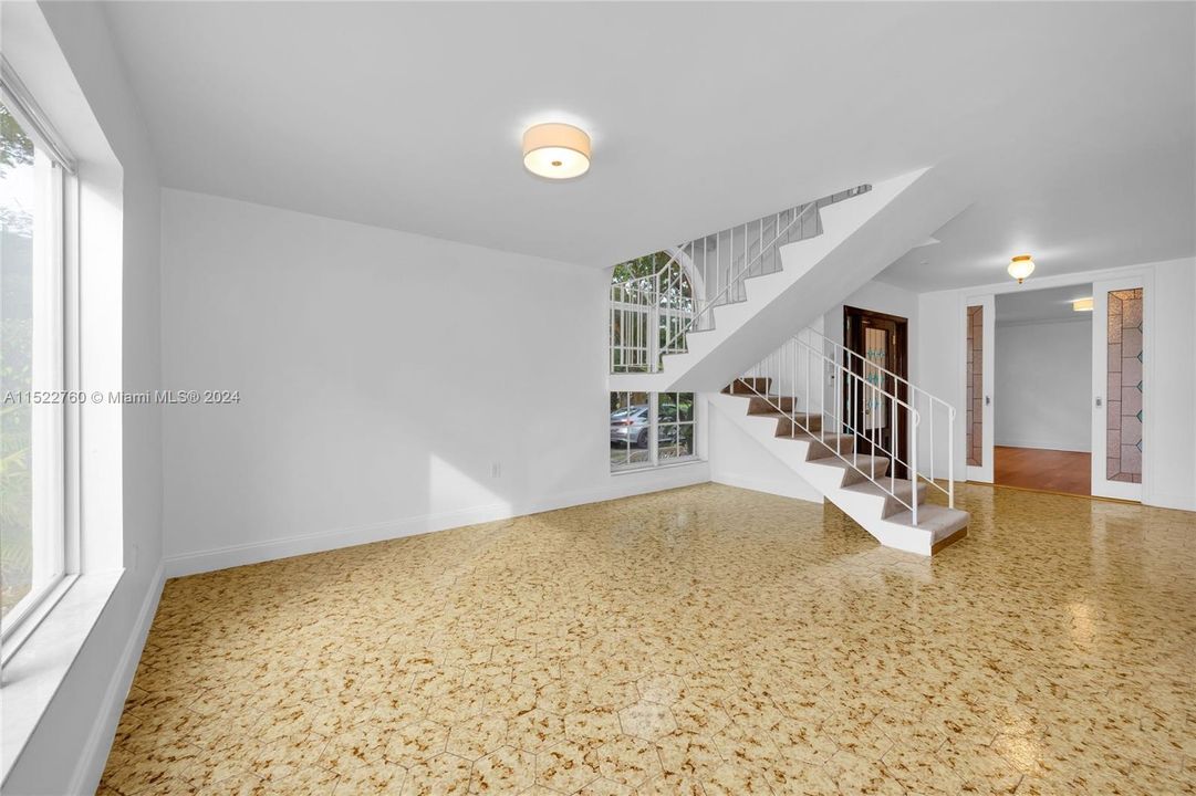 Recently Rented: $5,995 (3 beds, 3 baths, 2071 Square Feet)