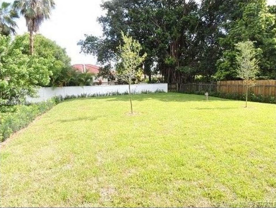 Recently Rented: $3,500 (3 beds, 2 baths, 2524 Square Feet)