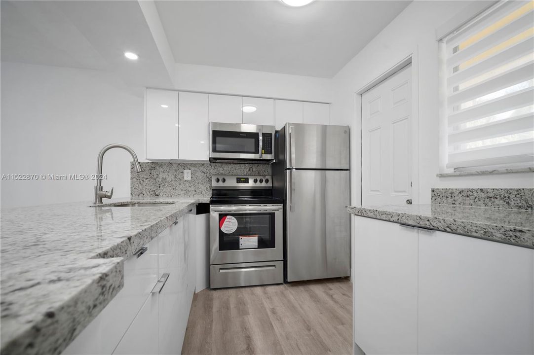 Recently Rented: $1,950 (1 beds, 1 baths, 850 Square Feet)