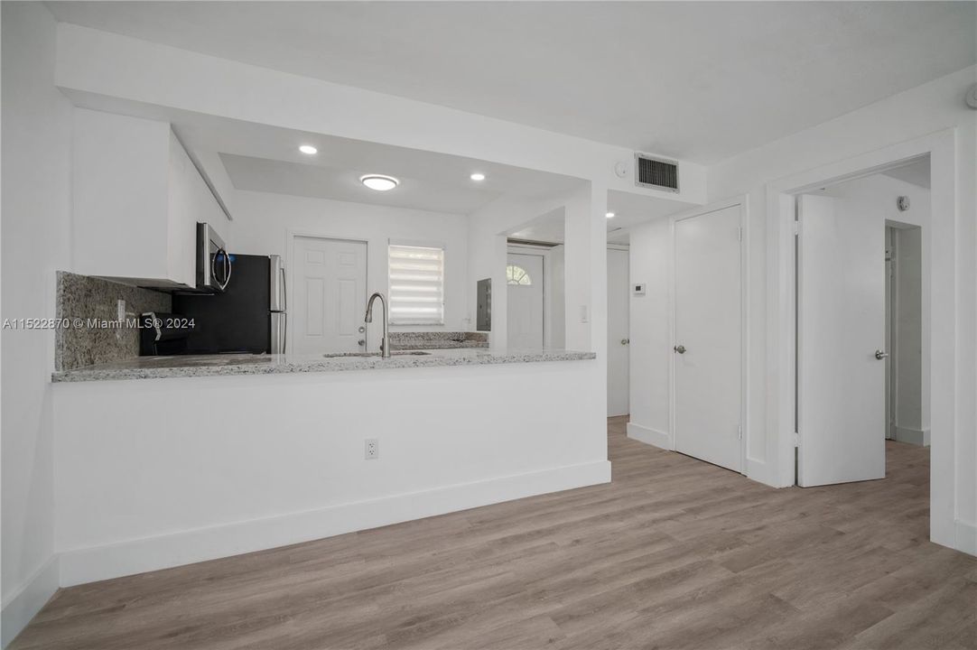 Recently Rented: $1,950 (1 beds, 1 baths, 850 Square Feet)