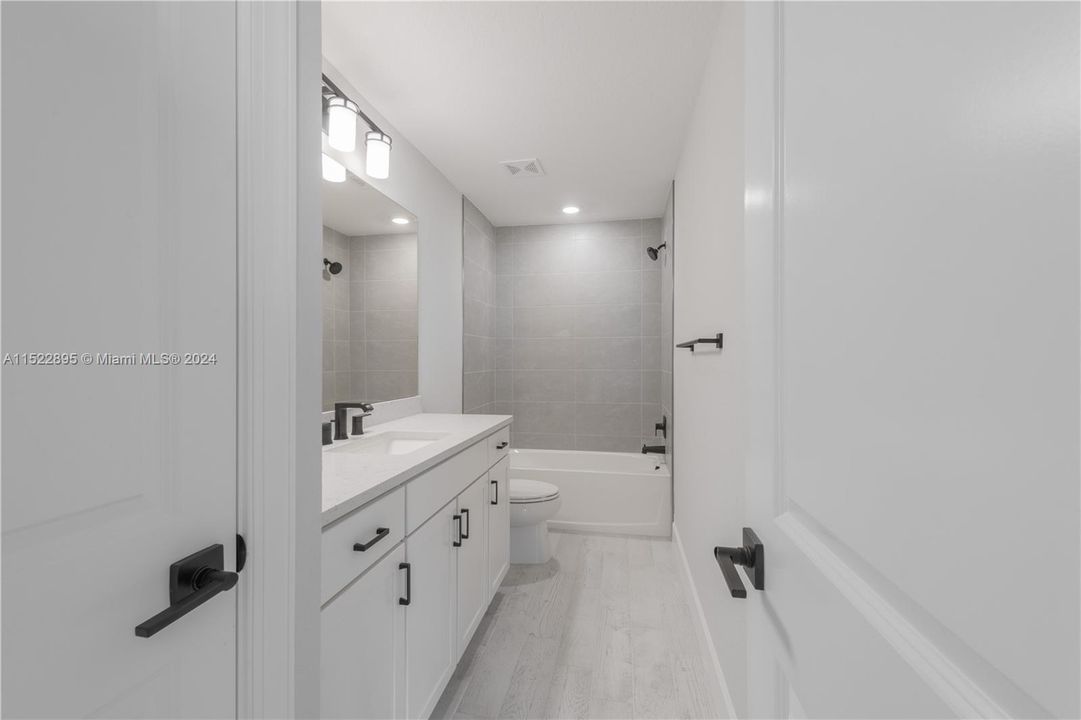 Recientemente alquilado: $3,500 (5 camas, 4 baños, 2894 Pies cuadrados)