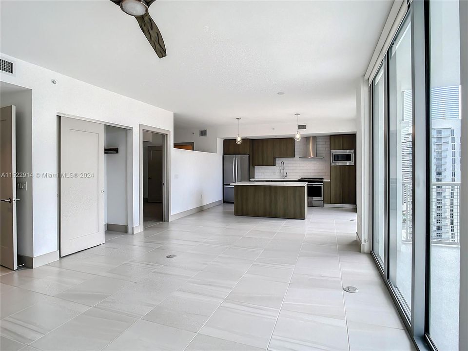 Недавно арендовано: $4,005 (2 спален, 2 ванн, 1129 Квадратных фут)