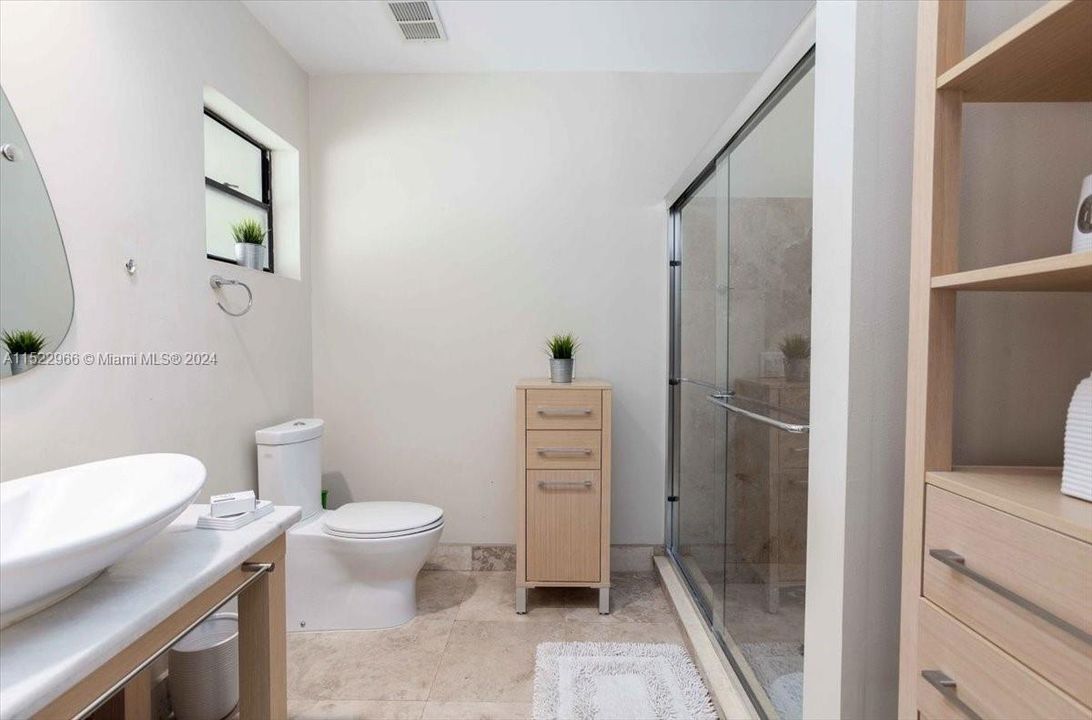 Недавно арендовано: $6,000 (4 спален, 3 ванн, 3073 Квадратных фут)