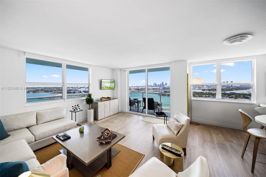 Active With Contract: $1,600,000 (2 beds, 2 baths, 1147 Square Feet)