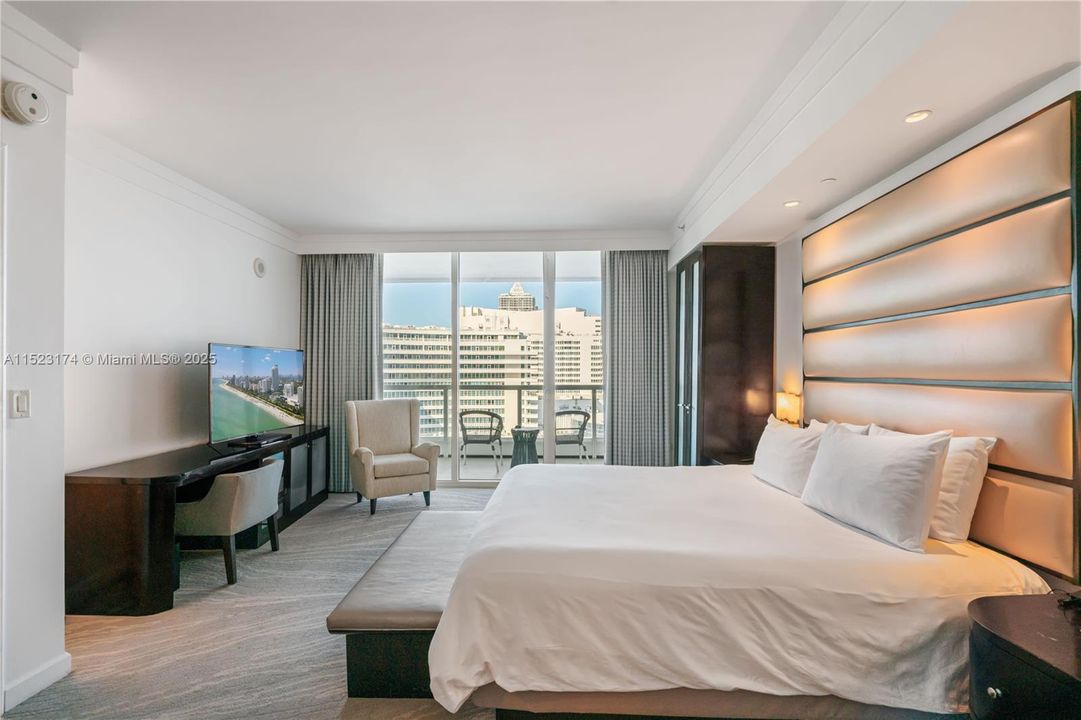 For Sale: $1,749,000 (1 beds, 1 baths, 958 Square Feet)