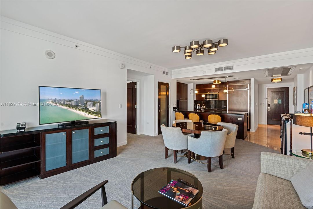 For Sale: $1,749,000 (1 beds, 1 baths, 958 Square Feet)