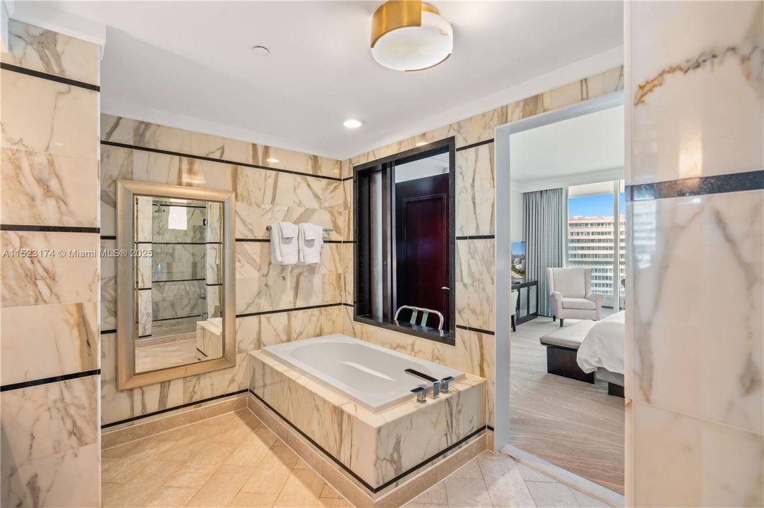 For Sale: $1,749,000 (1 beds, 1 baths, 958 Square Feet)