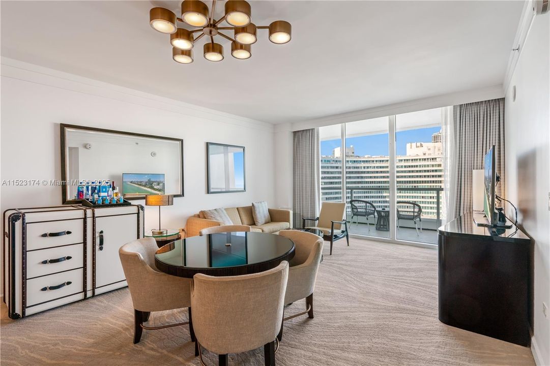 For Sale: $1,749,000 (1 beds, 1 baths, 958 Square Feet)