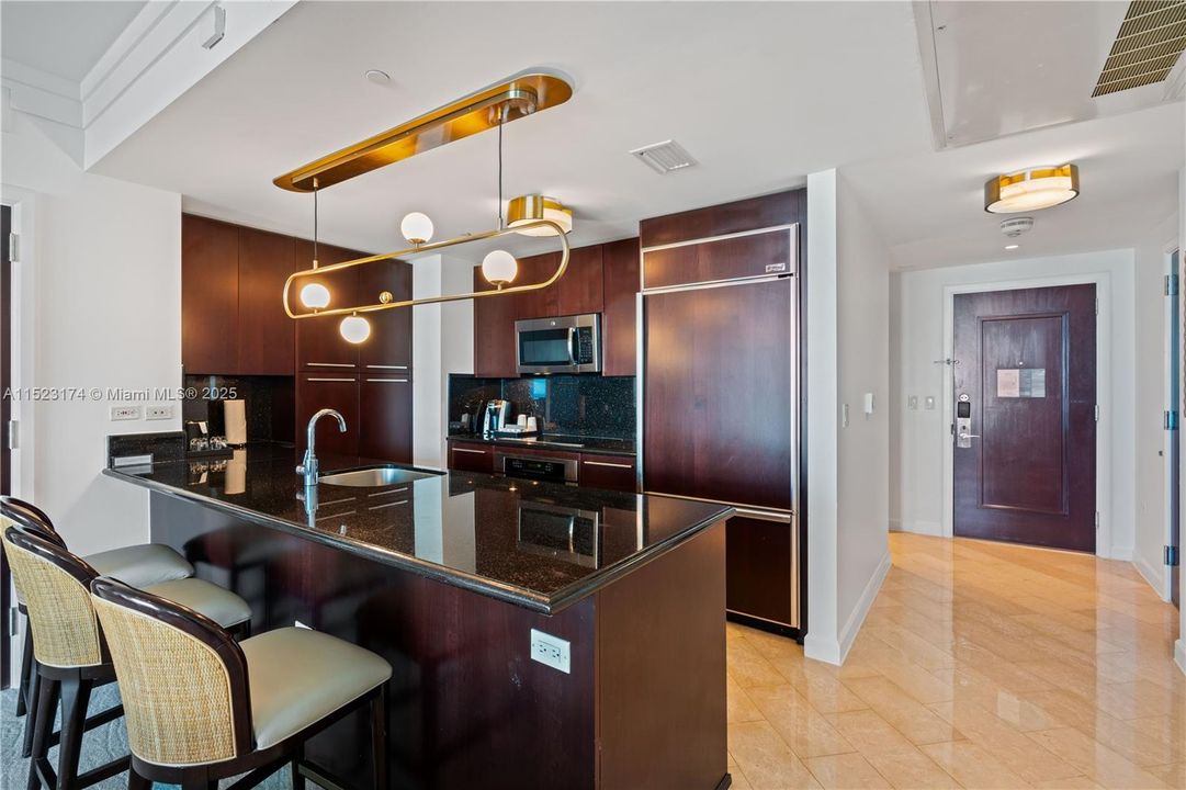 For Sale: $1,749,000 (1 beds, 1 baths, 958 Square Feet)