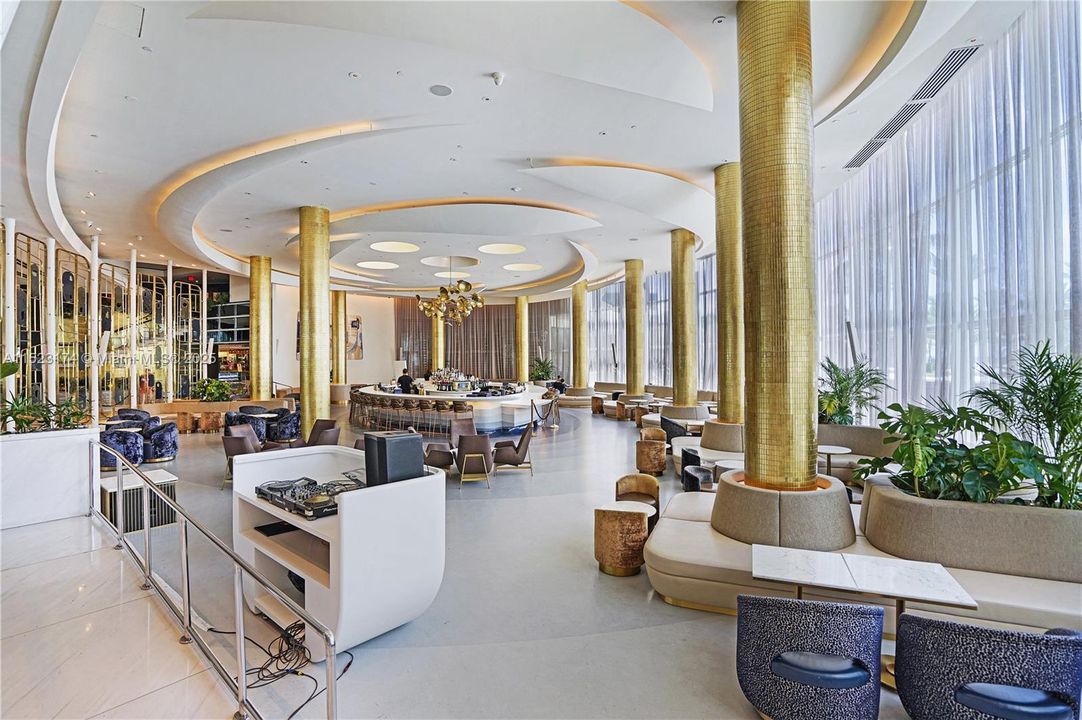 For Sale: $1,749,000 (1 beds, 1 baths, 958 Square Feet)