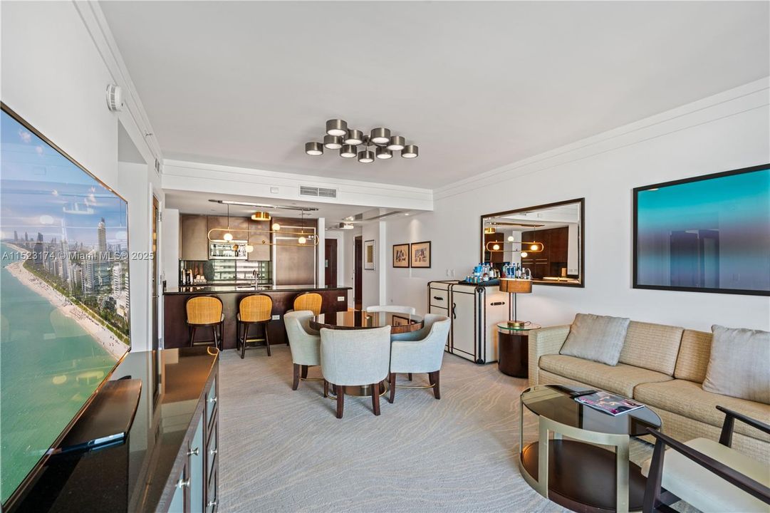 For Sale: $1,749,000 (1 beds, 1 baths, 958 Square Feet)