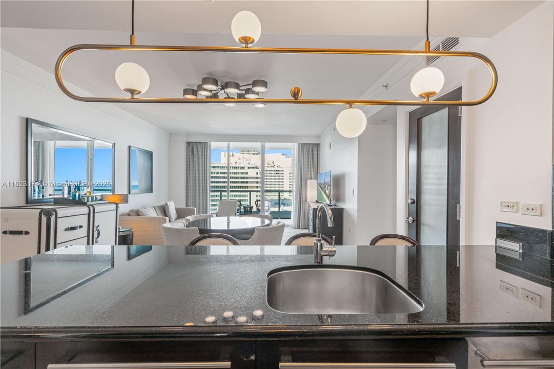 For Sale: $1,749,000 (1 beds, 1 baths, 958 Square Feet)