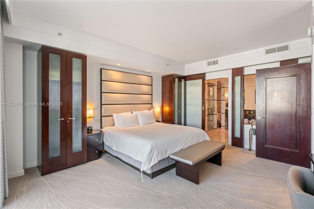 For Sale: $1,749,000 (1 beds, 1 baths, 958 Square Feet)