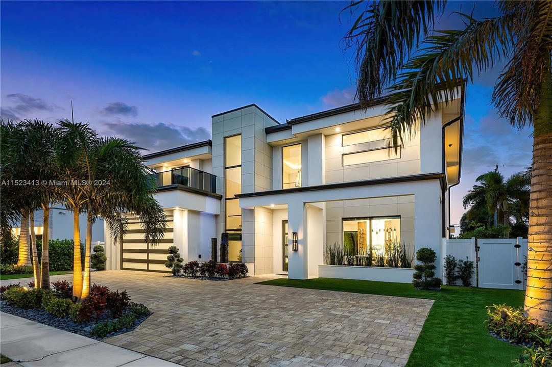 Recently Sold: $5,925,000 (5 beds, 6 baths, 4900 Square Feet)