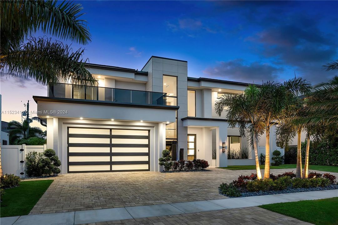 Recently Sold: $5,925,000 (5 beds, 6 baths, 4900 Square Feet)